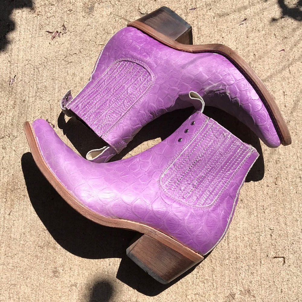 HOLD Freebird Steven Faith ankle Booties Mood Ring